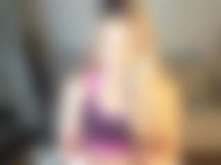 Live cam show with Jennifer - Skinny MILF on Pornisteam.com