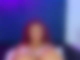 Live cam show with LilaMonroee - Striptease Teen (18+) on Uber Horny