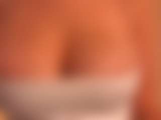 Live cam show with lunacaams - Striptease on Chatstar