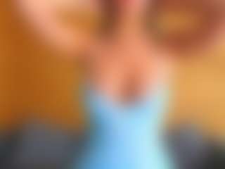 Live cam show with lunacaams - Striptease on slutload