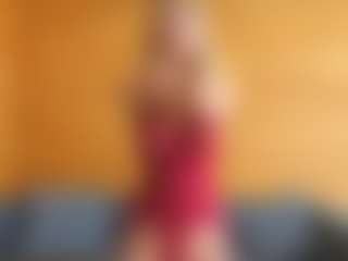Live cam show with lunacaams - Striptease on livesuperchat.net