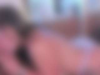 Live cam show with Amelia-Rossetti - Camel Toe on AdultVida.com