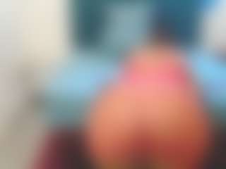 Live cam show with LolaTwerksXX - Body Massage on SpankPalCams