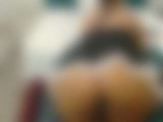 Live cam show with LolaTwerksXX - Ebony on Camsoda