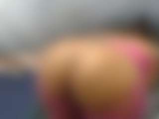 Live cam show with LolaTwerksXX - Body Massage on livesuperchat.net