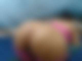 Live cam show with LolaTwerksXX - Body Massage on liverealitysex.com