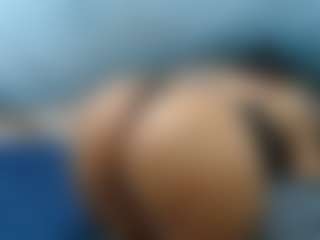 Live cam show with LolaTwerksXX - Body Massage on Uber Horny