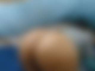 Live cam show with LolaTwerksXX - Body Massage on Dare Cams