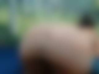 Live cam show with LolaTwerksXX - Ebony on Camsoda