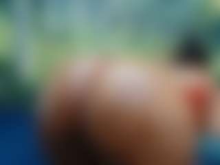 Live cam show with LolaTwerksXX - Ebony on CamwithHer