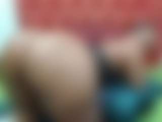 Live cam show with LolaTwerksXX - Smoking on StripNow