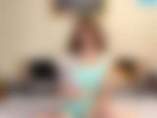 Live cam show with Elisabet - Toys on StripNow