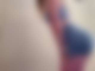 Live cam show with Elisabet - Genital Piercings on livesuperchat.net