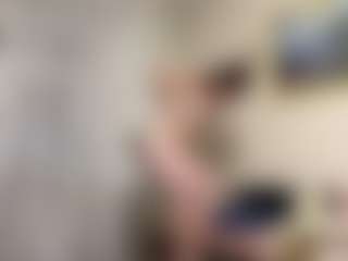 Live cam show with Elisabet - Cute on madthumbs