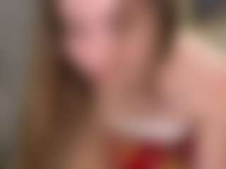 Live cam show with Elisabet - Skinny on CamClone