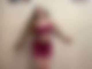 Live cam show with Elisabet - Skinny on Camsoda