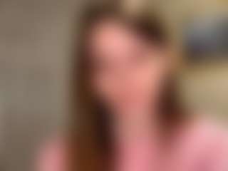 Live cam show with Elisabet - Facial Piercings on xDating