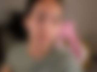 Live cam show with Oliviabagheera - Moaning on fapnchat