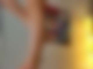 Live cam show with AnikaAA - Tittyfuck on Hubzter Live