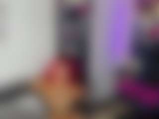 Live cam show with Briana-kimm - Ebony Petite on Camsoda