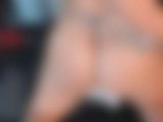 Live cam show with gaialewis - Facial on CamClone