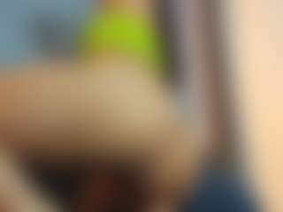 Live cam show with MariluMalibu - Strip on Camsoda
