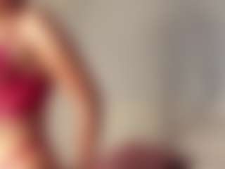 Live cam show with Stefany Lure - Massage on TeamSkeetLive