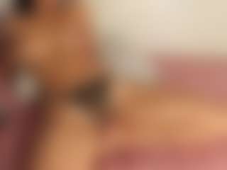 Live cam show with Stefany Lure - Squirt on Milfs Live