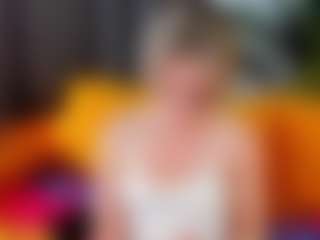Live cam show with agathaGoddess - Ass Bouncing on SquirtSoMuch