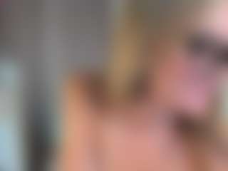 Live cam show with agathaGoddess - Skinny MILF on livesuperchat.net