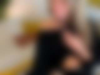 agathaGoddess MILF webcam performer live streaming