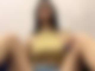 Live cam show with Emila - Facial on Milfs Live