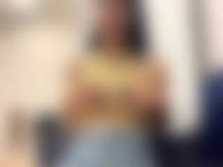 Live cam show with Emila - Young Adult on eurowanks.com
