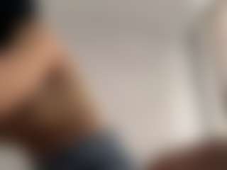 Emila's Live Sex Cam Show