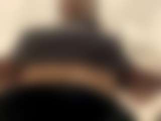 Live cam show with Emila - Facial on Mixed Magazine Live