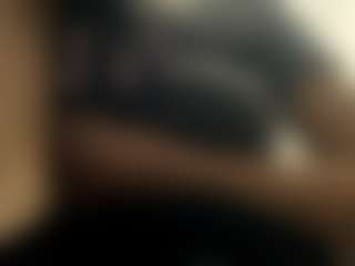 Live cam show with Emila - Double Penetration on CamClone