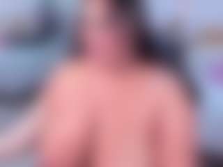 Live cam show with Daniela-Sage - Ass Clapping on Free Soda