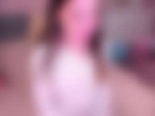Live cam show with Girlmolly - Green Eyes on TeamSkeetLive