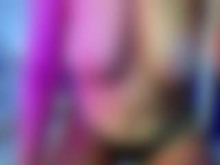 Live cam show with LilianGonzalez - Smoking on Camsoda