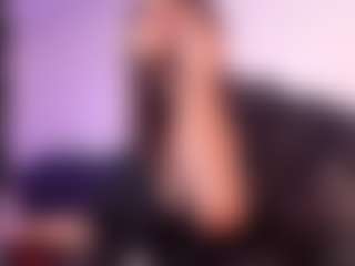 VeroSuit's Live Sex Cam Show