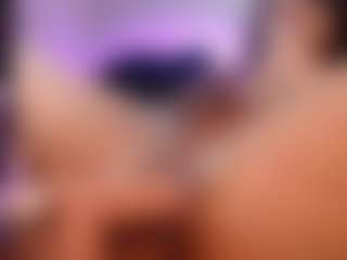 Live cam show with VeroSuit - Green Eyes on Camsoda