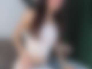 Live cam show with Aisha - Massage on EXY