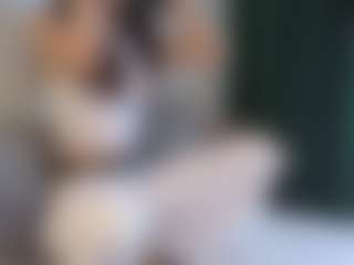 Live cam show with Aisha - Normal on Camsoda