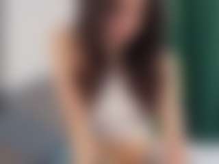 Live cam show with Aisha - Green Eyes on Dolls Live