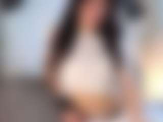 Live cam show with Aisha - Athletic on Camming Site