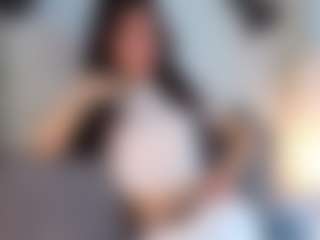 Live cam show with Aisha - Average on fapnchat