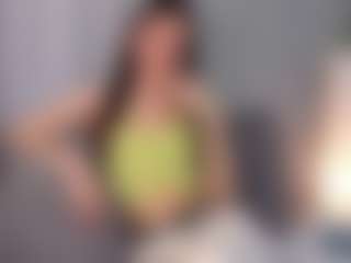 Live cam show with Aisha - Body Massage on Camming Site