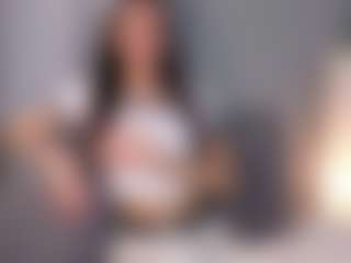Live cam show with Aisha - Solo on luckytryst.com