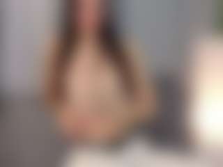 Live cam show with Aisha - Body Massage on CamClone
