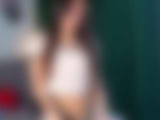 Live cam show with Aisha - Petite on xplaylive.com